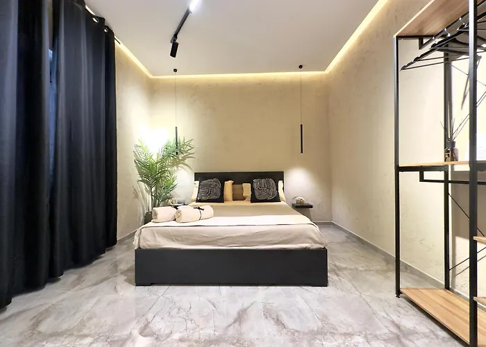 Falco Boutique Home With Jacuzzi