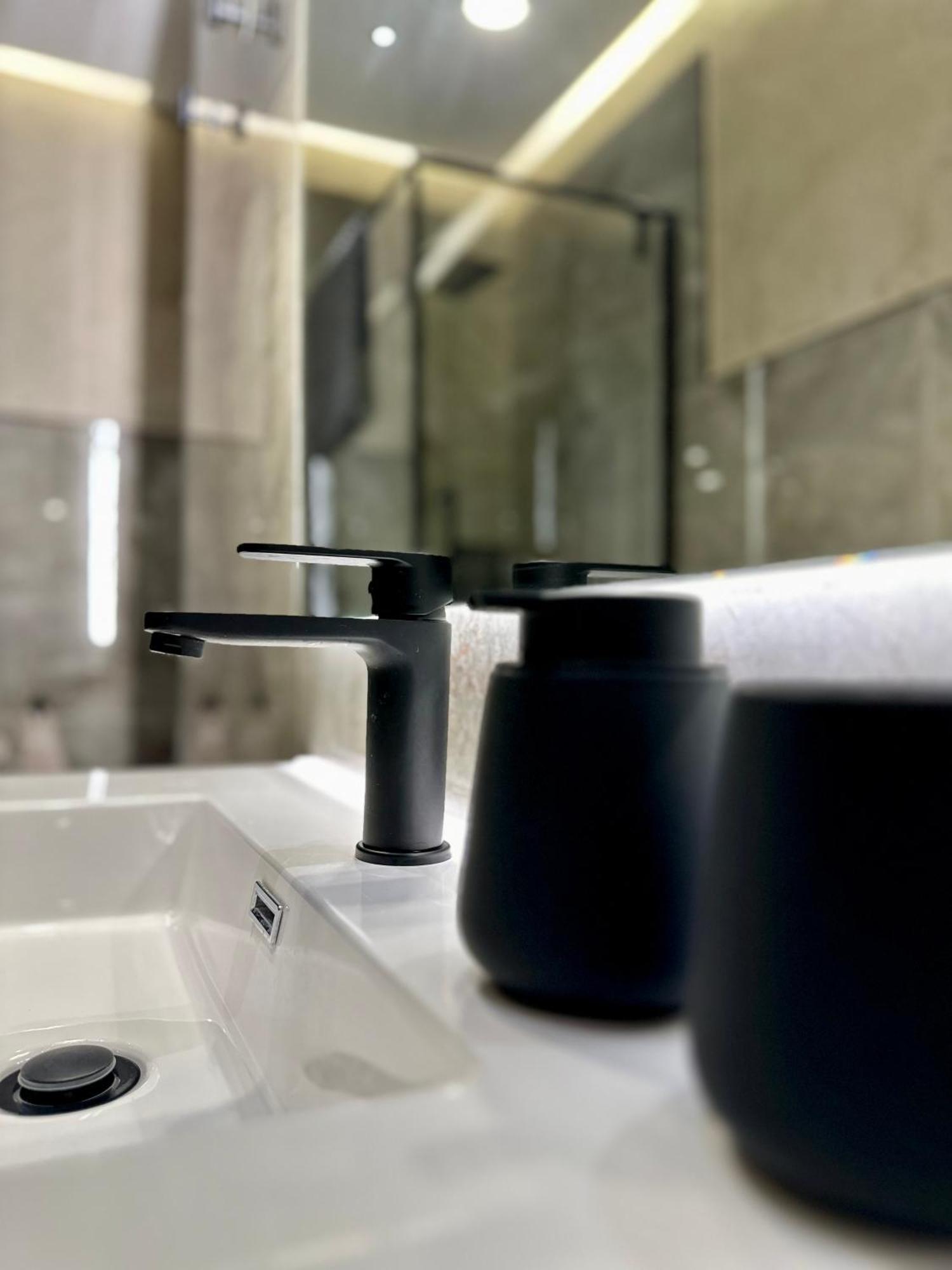 Falco Boutique With Jacuzzi Appartamento