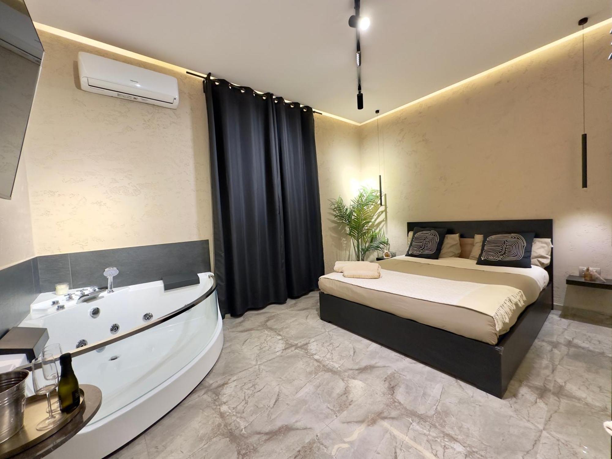 Falco Boutique With Jacuzzi Appartement Naples